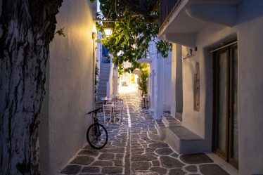 Paros