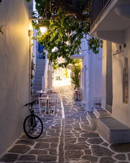 Paros
